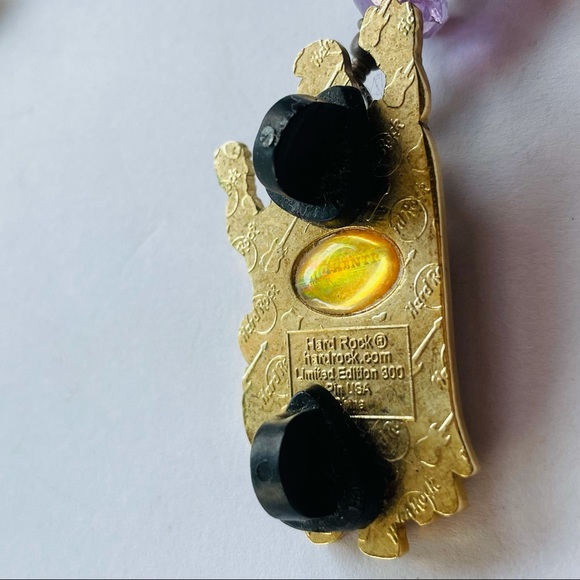 Rare Discontinued Lahaina Maui Hard Rock Cafe King Kamehameha Pin and Guitar Pin - Picture 6 of 6